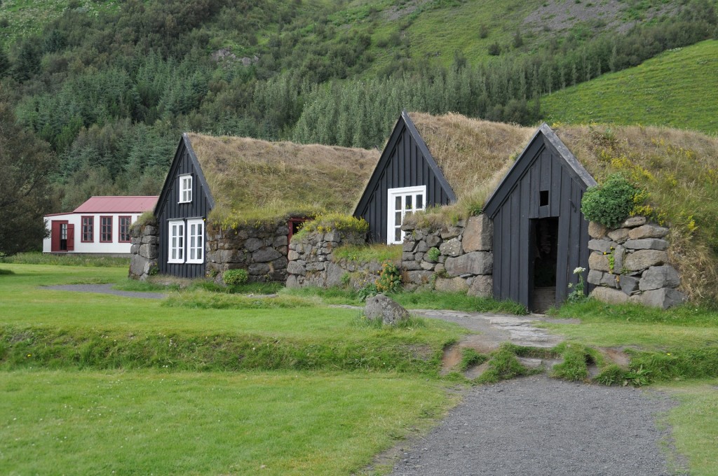 Typische Torfhäuser von Island