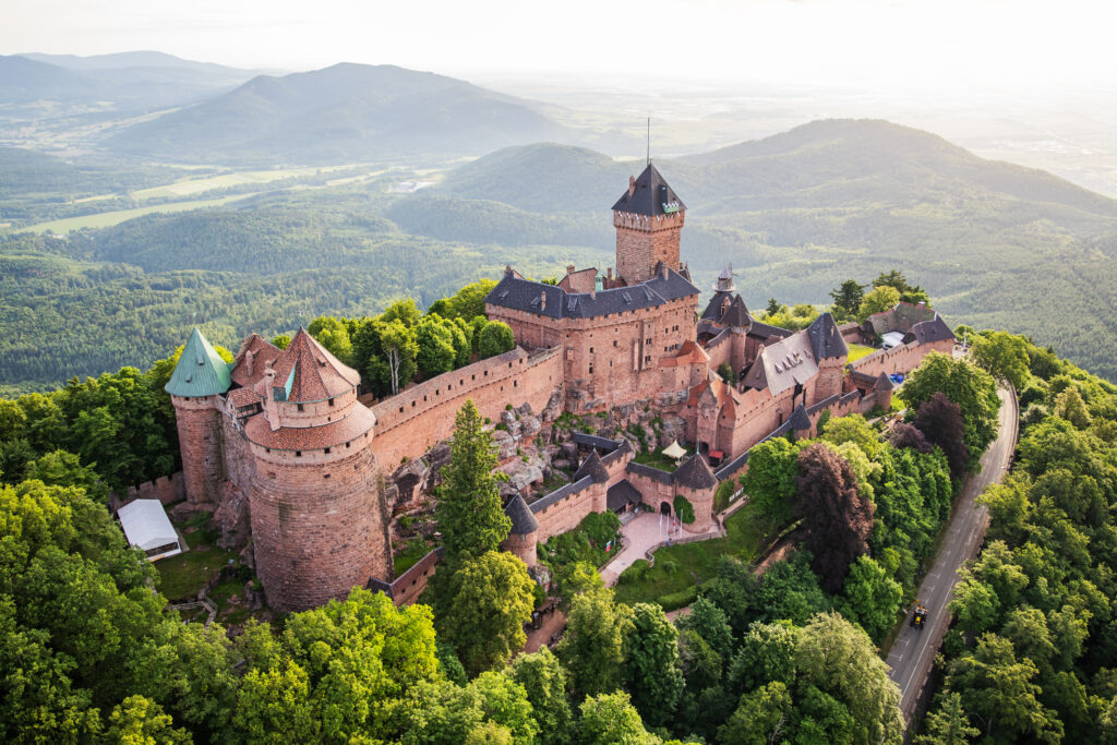 In den Burgalltag eintauchen und die majestätische Hohkönigsburg entdecken. © T. Vuano